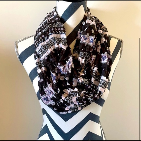 Bohemian Infinity Fashion Scarf - Picture 1 of 2